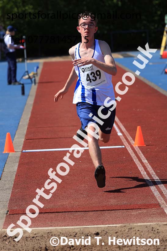 Mens under-17s triple jump, 2025 North Eastern Track and Field Champs., Shildon, County Durham. Photo: David T. Hewitson/Sports for All Pics